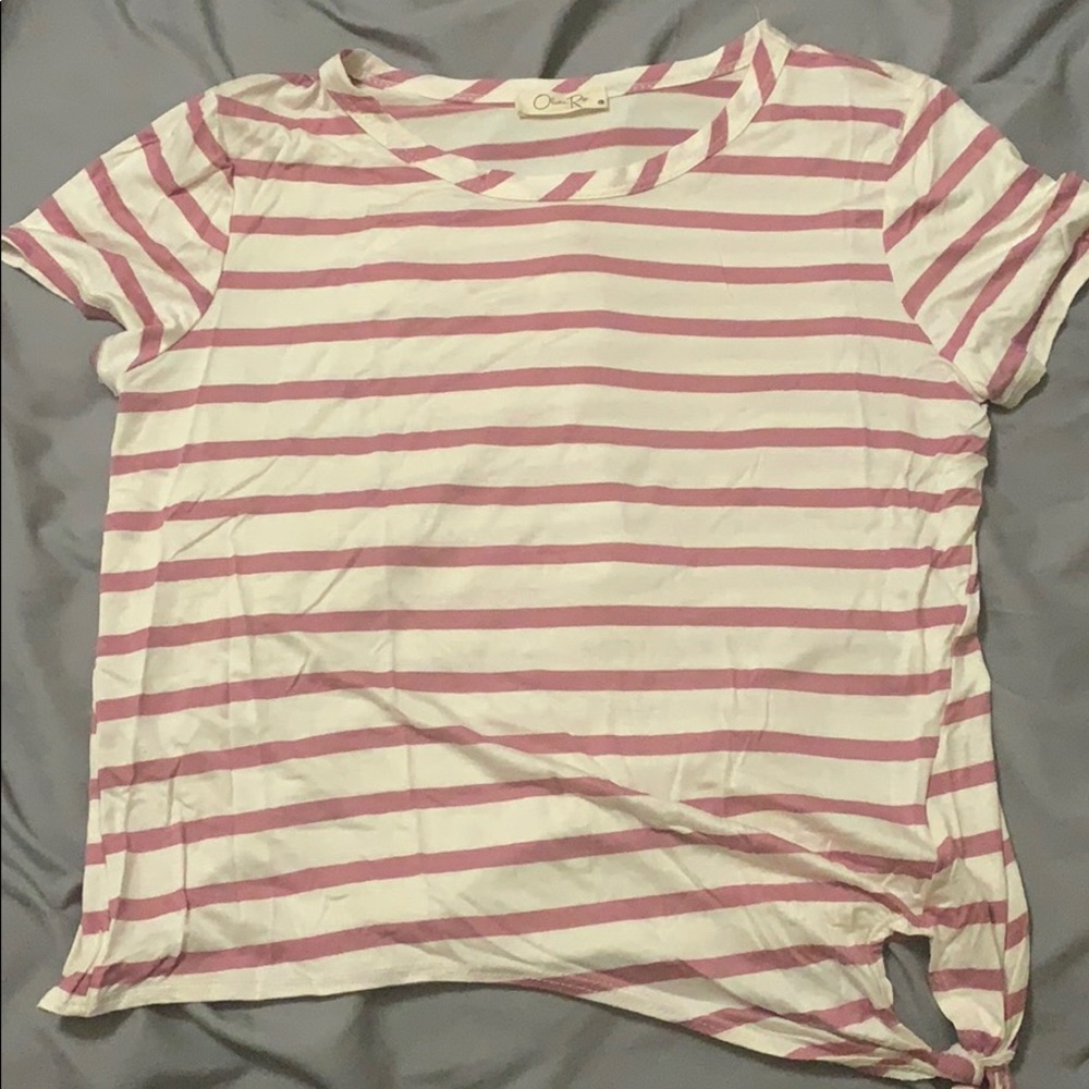 Shirt with tie on side